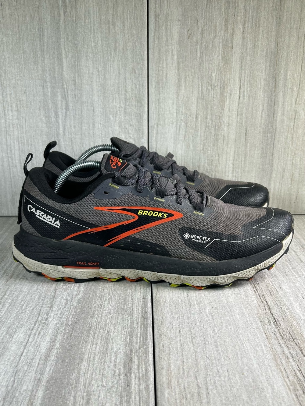 Brooks Cascadia 18 Gore-Tex GTX Trail Running Athletic Sneaker Mens Size 11.5